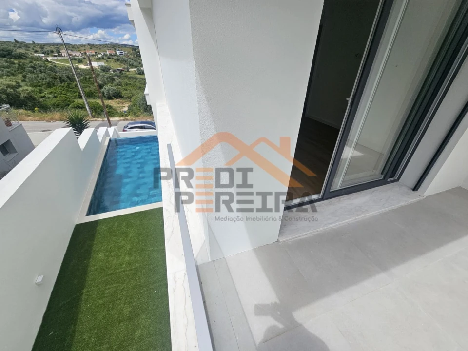 Moradia T5 para Venda em Santa Iria de Azoia, São João da Talha e Bobadela Foto 11