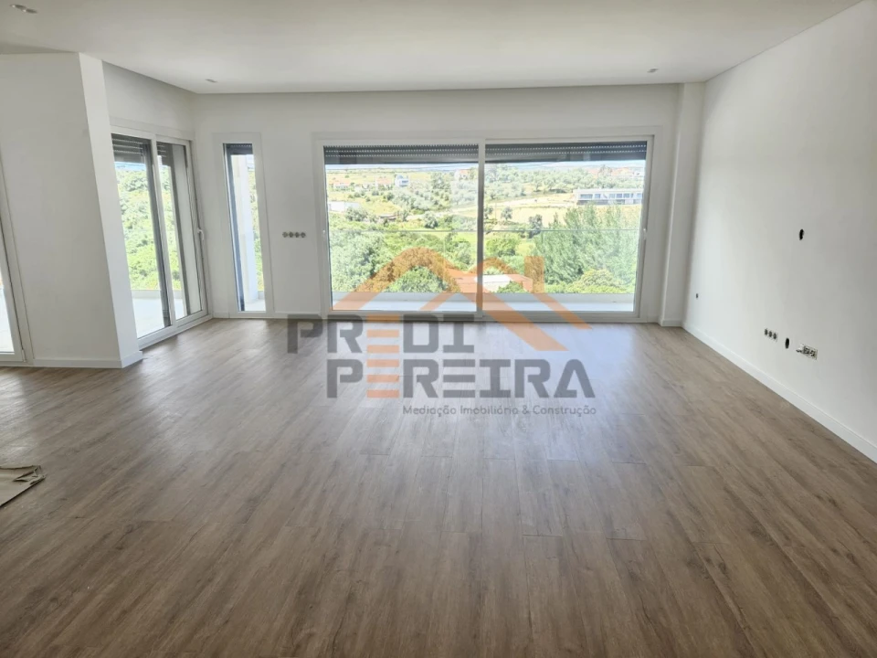 Moradia T5 para Venda em Santa Iria de Azoia, São João da Talha e Bobadela Foto 12