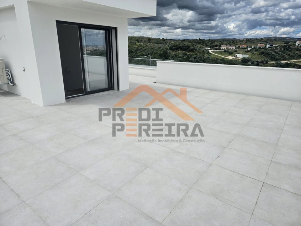 Moradia T5 para Venda em Santa Iria de Azoia, São João da Talha e Bobadela Foto 38