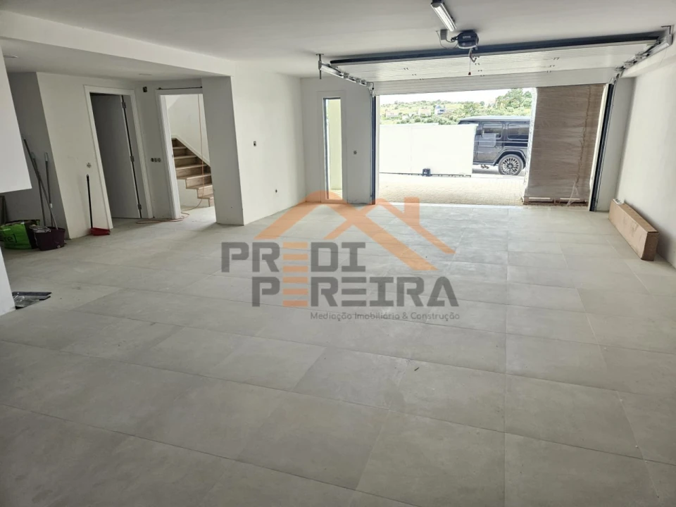 Moradia T5 para Venda em Santa Iria de Azoia, São João da Talha e Bobadela Foto 40