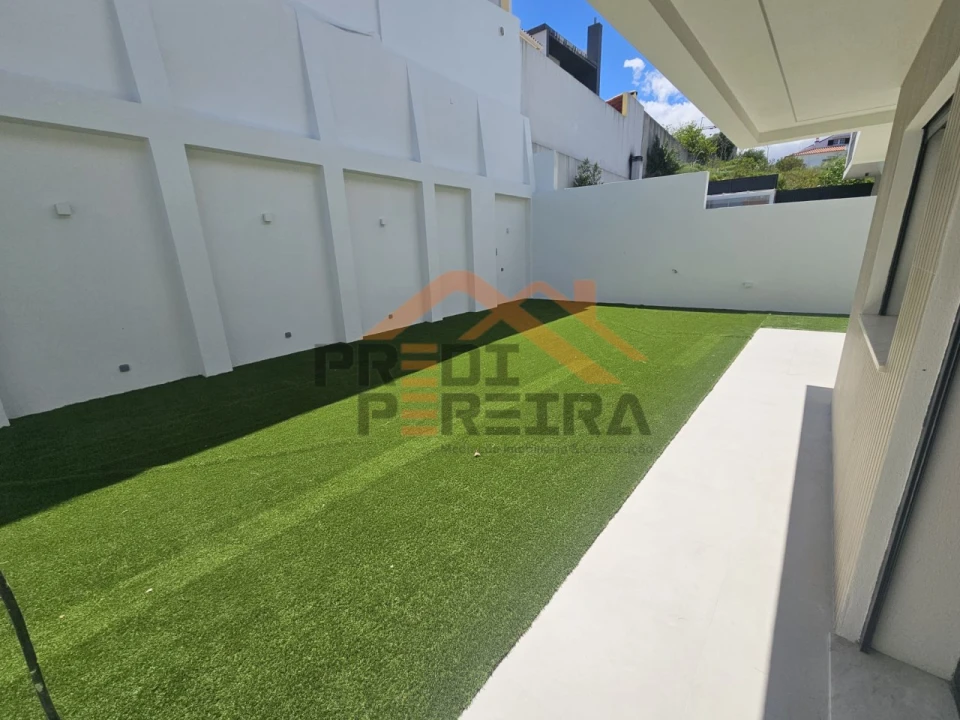 Moradia T5 para Venda em Santa Iria de Azoia, São João da Talha e Bobadela Foto 43