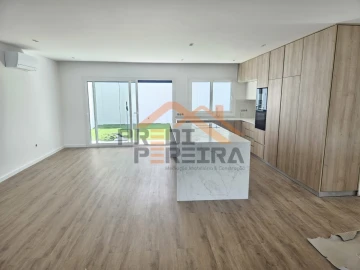 Moradia T5 para Venda em Santa Iria de Azoia, São João da Talha e Bobadela