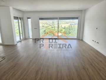 Moradia T5 para Venda em Santa Iria de Azoia, São João da Talha e Bobadela