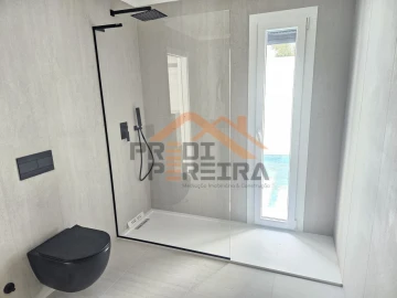 Moradia T5 para Venda em Santa Iria de Azoia, São João da Talha e Bobadela