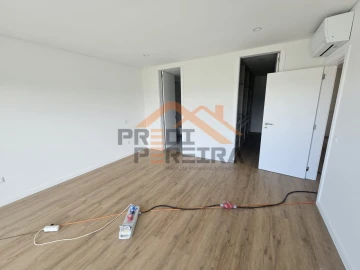 Moradia T5 para Venda em Santa Iria de Azoia, São João da Talha e Bobadela