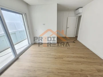 Moradia T5 para Venda em Santa Iria de Azoia, São João da Talha e Bobadela