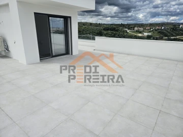 Moradia T5 para Venda em Santa Iria de Azoia, São João da Talha e Bobadela