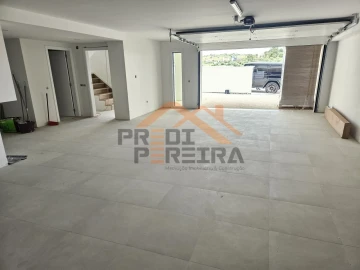 Moradia T5 para Venda em Santa Iria de Azoia, São João da Talha e Bobadela