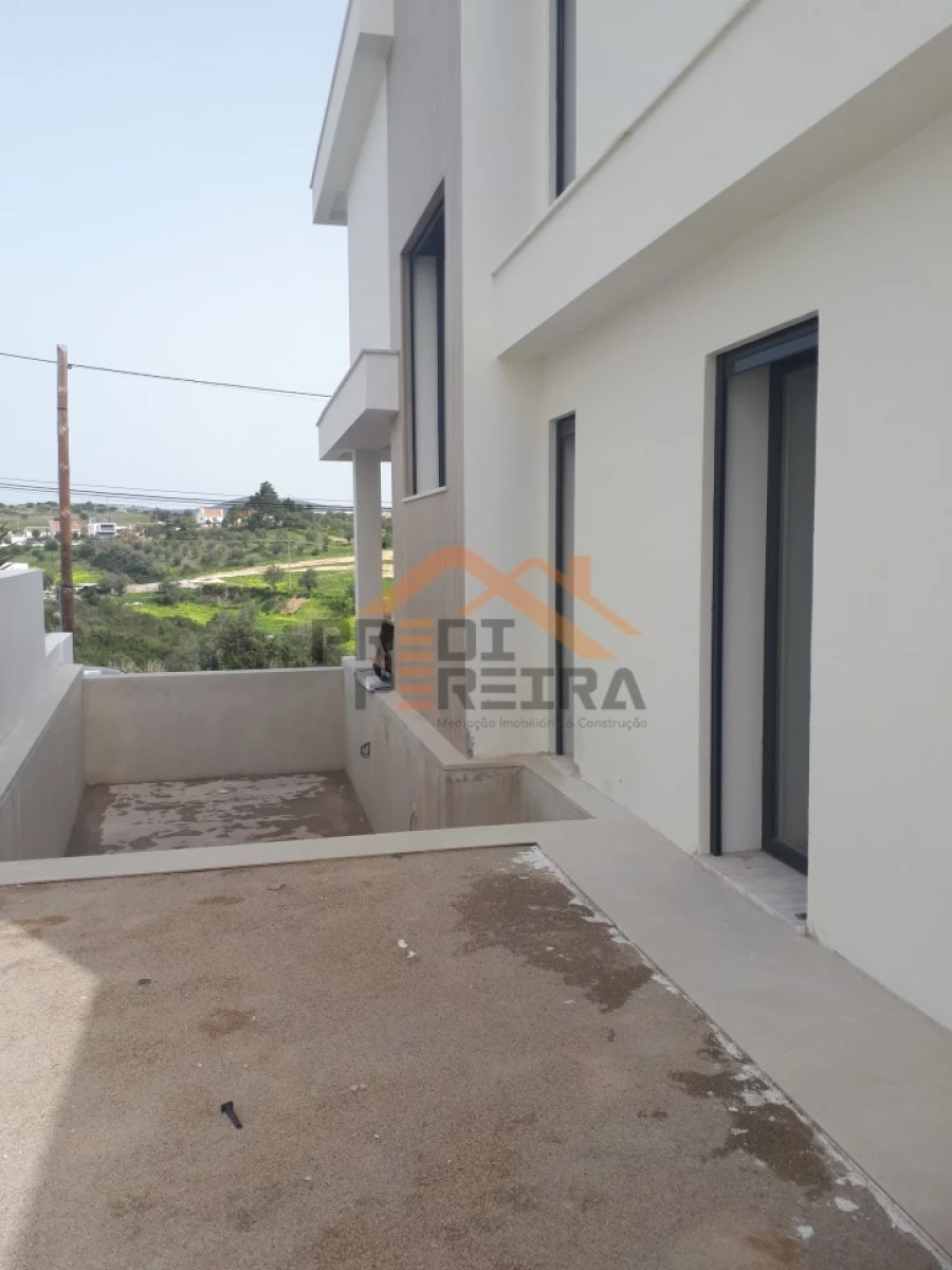 Moradia T5 para Venda em Santa Iria de Azoia, São João da Talha e Bobadela Foto 6