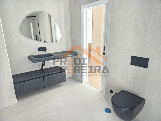 Moradia T5 para Venda em Santa Iria de Azoia, São João da Talha e Bobadela Foto 19