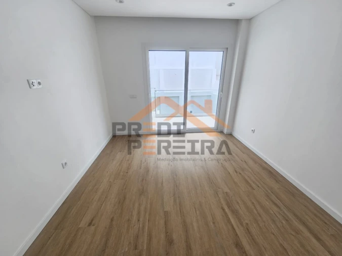 Moradia T5 para Venda em Santa Iria de Azoia, São João da Talha e Bobadela Foto 31