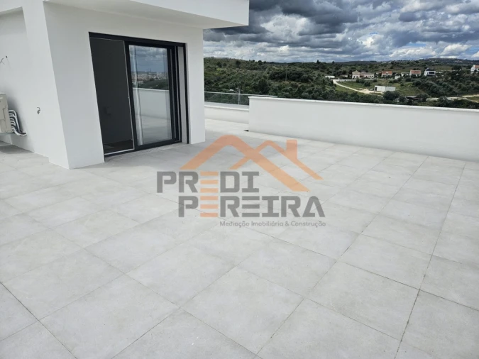 Moradia T5 para Venda em Santa Iria de Azoia, São João da Talha e Bobadela Foto 38