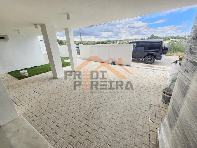 Moradia T5 para Venda em Santa Iria de Azoia, São João da Talha e Bobadela Foto 42