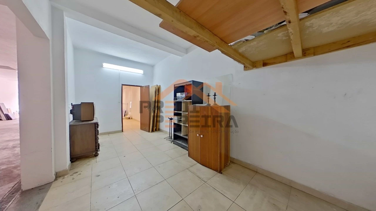 Armazém para Venda em Ramada e Caneças Foto 4