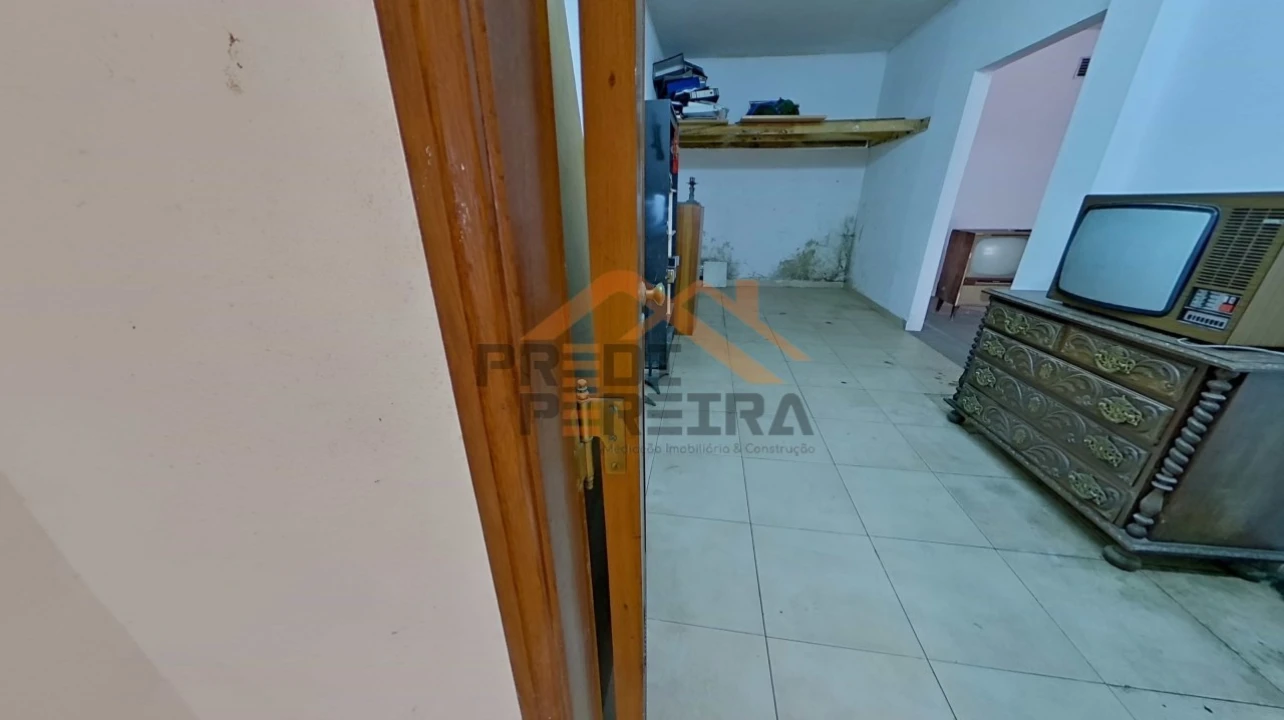 Armazém para Venda em Ramada e Caneças Foto 8