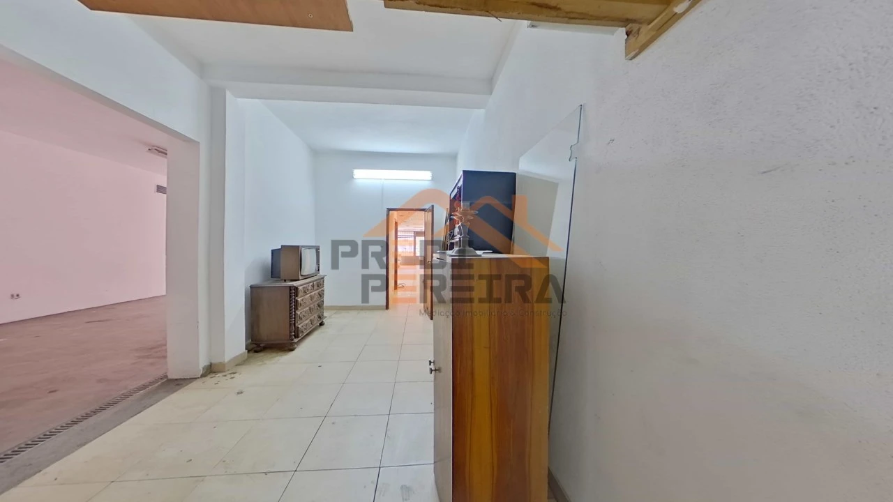 Armazém para Venda em Ramada e Caneças Foto 12