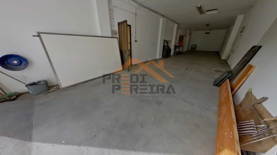 Armazém para Venda em Ramada e Caneças Foto 1