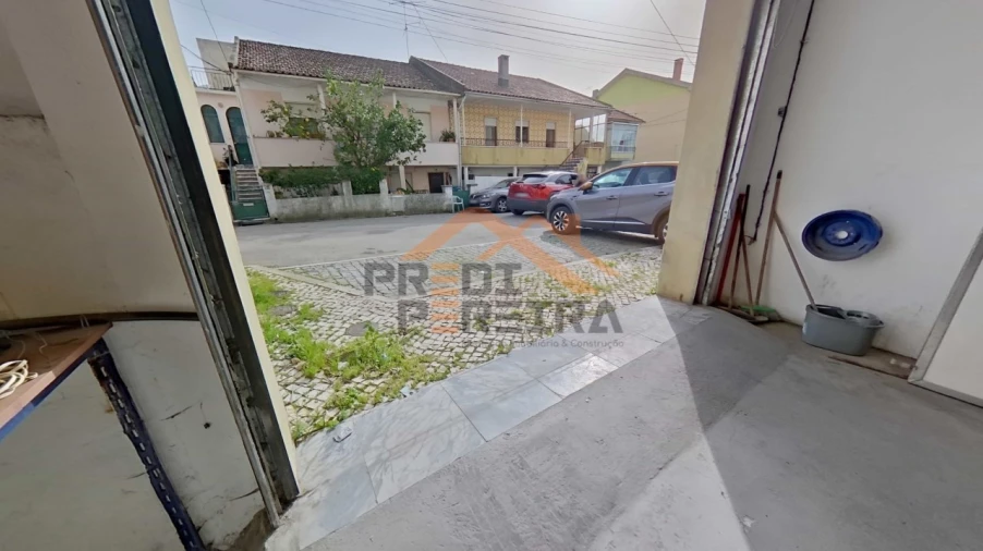 Armazém para Venda em Ramada e Caneças Foto 3