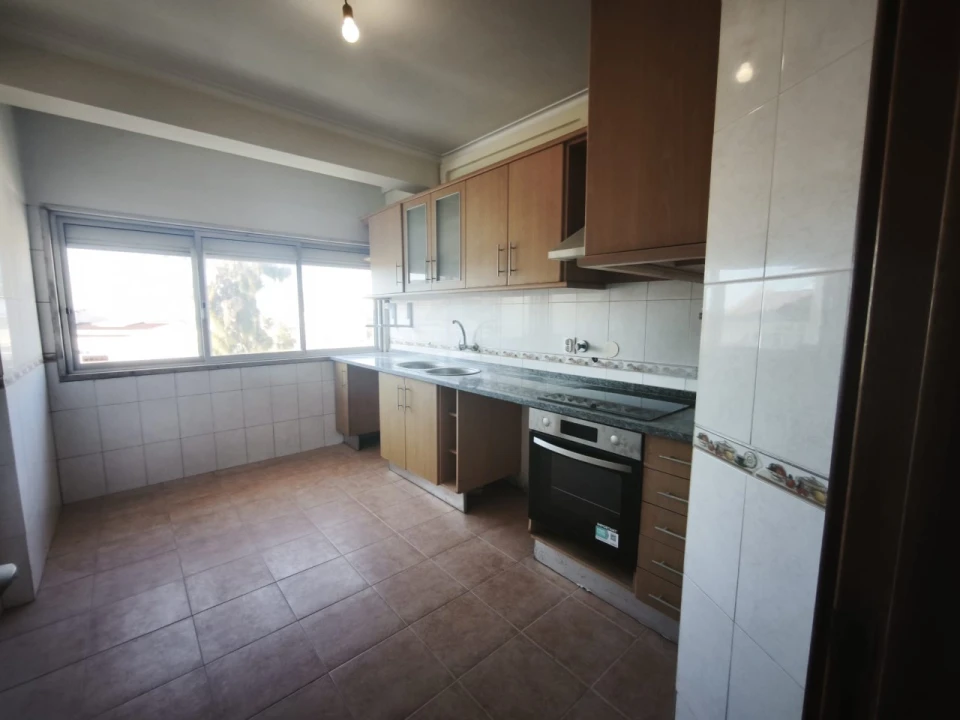Apartamento T2 para Venda em Queluz e Belas Foto 3