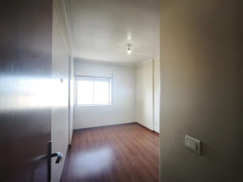 Apartamento T2 para Venda em Queluz e Belas Foto 14