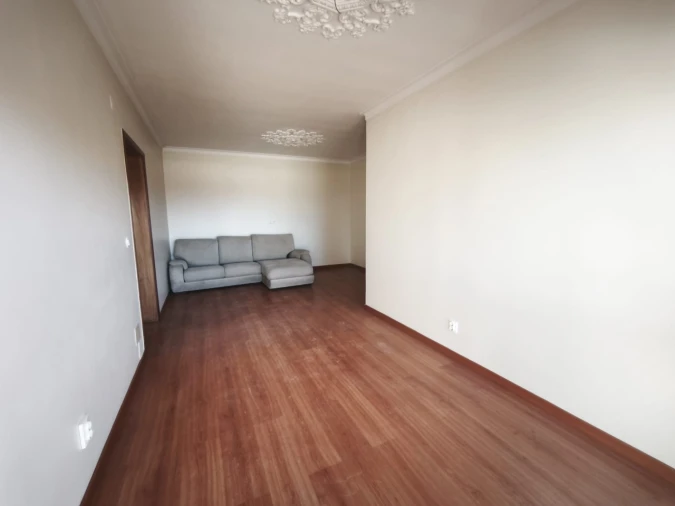 Apartamento T2 para Venda em Queluz e Belas Foto 2
