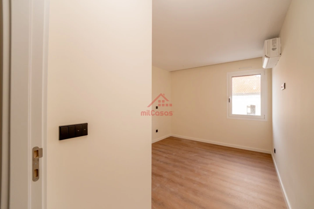 Apartamento T1 para Venda em Santa Maria, São Pedro e Matacães Foto 10