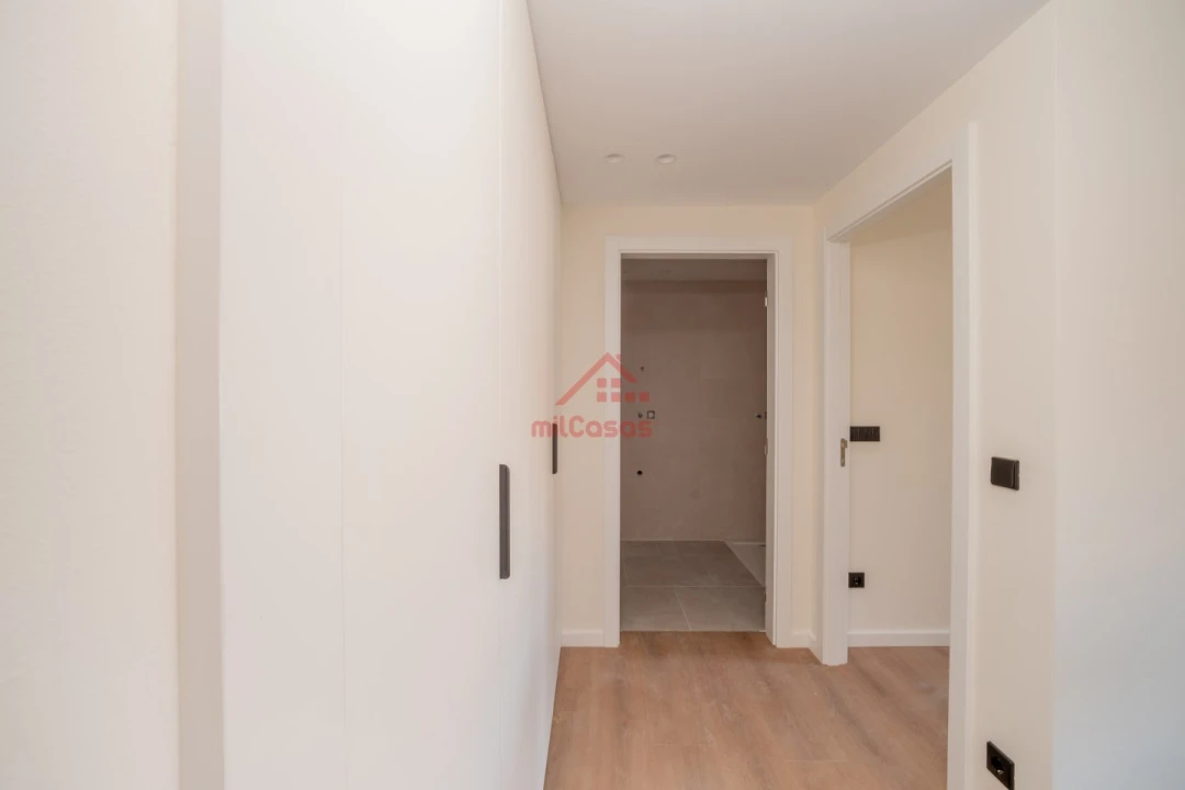 Apartamento T1 para Venda em Santa Maria, São Pedro e Matacães Foto 9