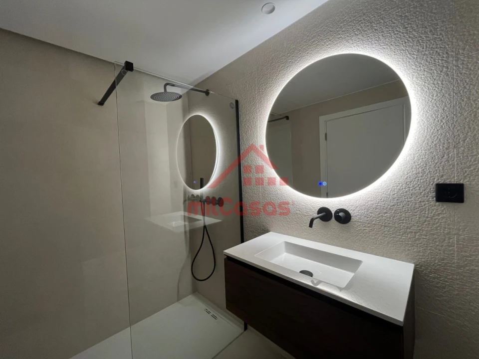 Apartamento T1 para Venda em Santa Maria, São Pedro e Matacães Foto 13