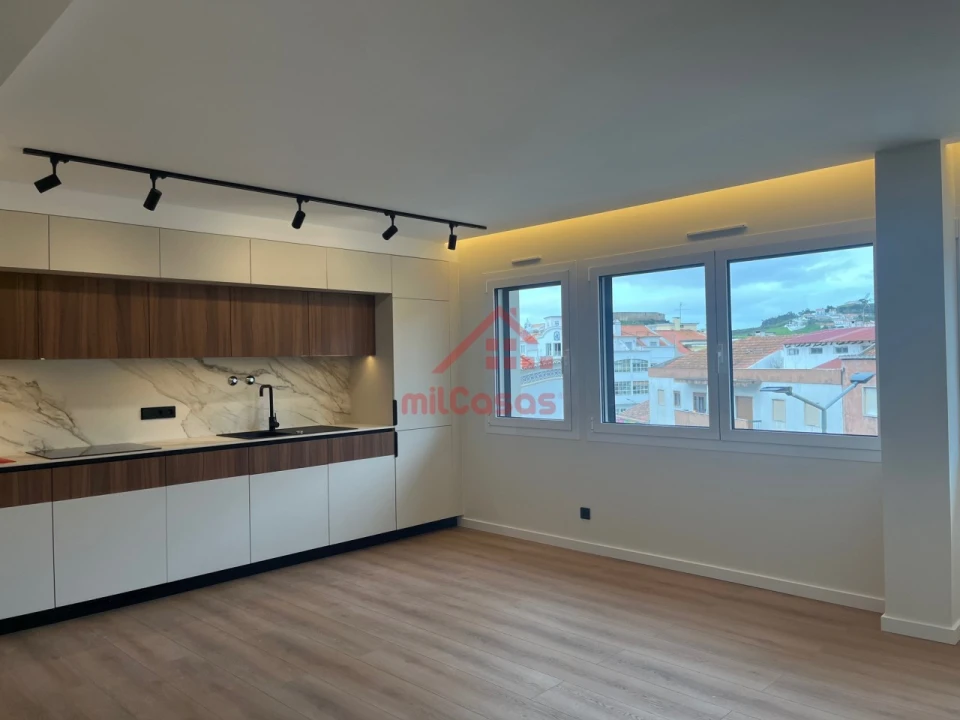 Apartamento T1 para Arrendamento em Santa Maria, São Pedro e Matacães Foto 6