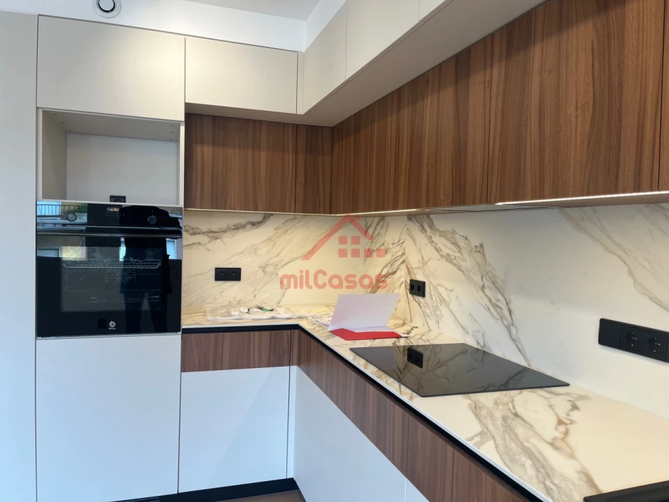 Apartamento T1 para Arrendamento em Santa Maria, São Pedro e Matacães Foto 8