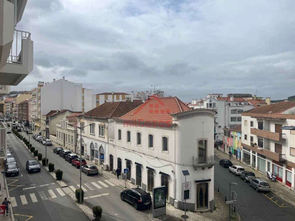 Apartamento T1 para Arrendamento em Santa Maria, São Pedro e Matacães Foto 25