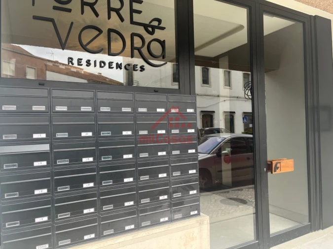 Apartamento T1 para Arrendamento em Santa Maria, São Pedro e Matacães Foto 2