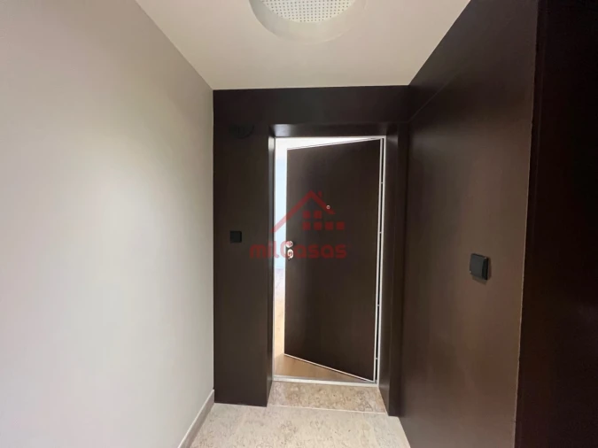 Apartamento T1 para Arrendamento em Santa Maria, São Pedro e Matacães Foto 4