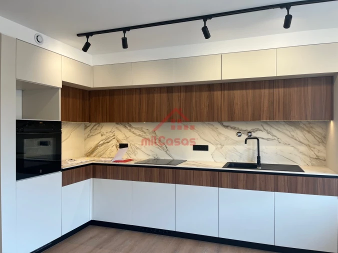 Apartamento T1 para Arrendamento em Santa Maria, São Pedro e Matacães Foto 7