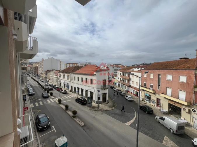 Apartamento T1 para Arrendamento em Santa Maria, São Pedro e Matacães Foto 26