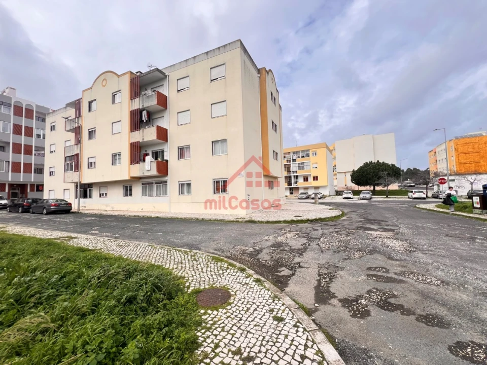 Apartamento T2 para Venda em Santa Maria, São Pedro e Matacães Foto 1