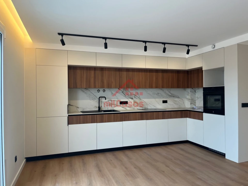 Apartamento T1 para Arrendamento em Santa Maria, São Pedro e Matacães Foto 3