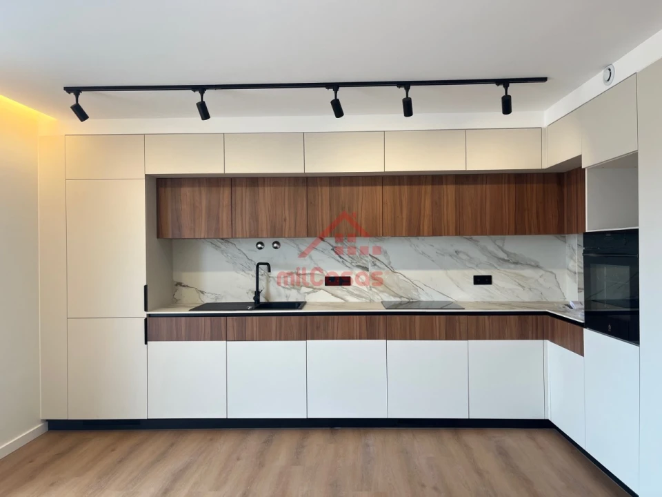 Apartamento T1 para Arrendamento em Santa Maria, São Pedro e Matacães Foto 4