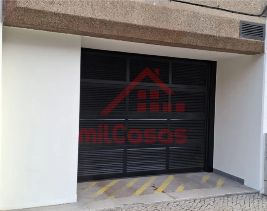 Apartamento T1 para Arrendamento em Santa Maria, São Pedro e Matacães Foto 21