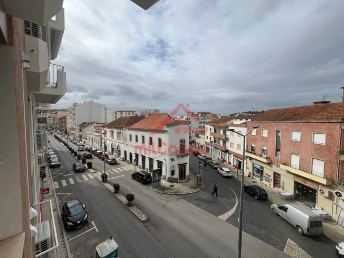 Apartamento T1 para Arrendamento em Santa Maria, São Pedro e Matacães Foto 9