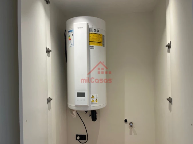 Apartamento T1 para Arrendamento em Santa Maria, São Pedro e Matacães Foto 20