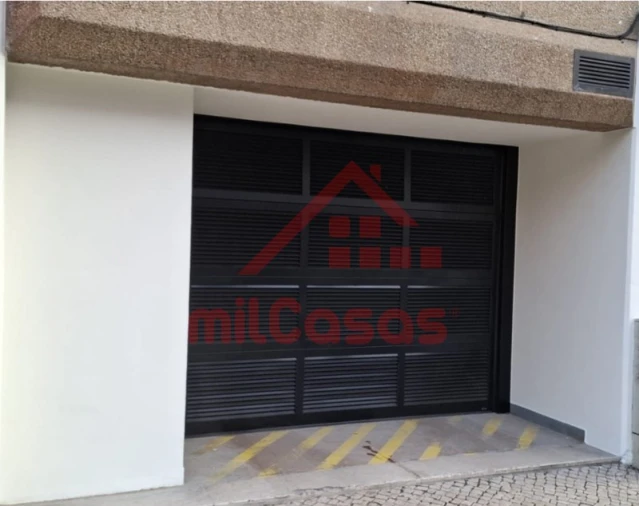 Apartamento T1 para Arrendamento em Santa Maria, São Pedro e Matacães Foto 21