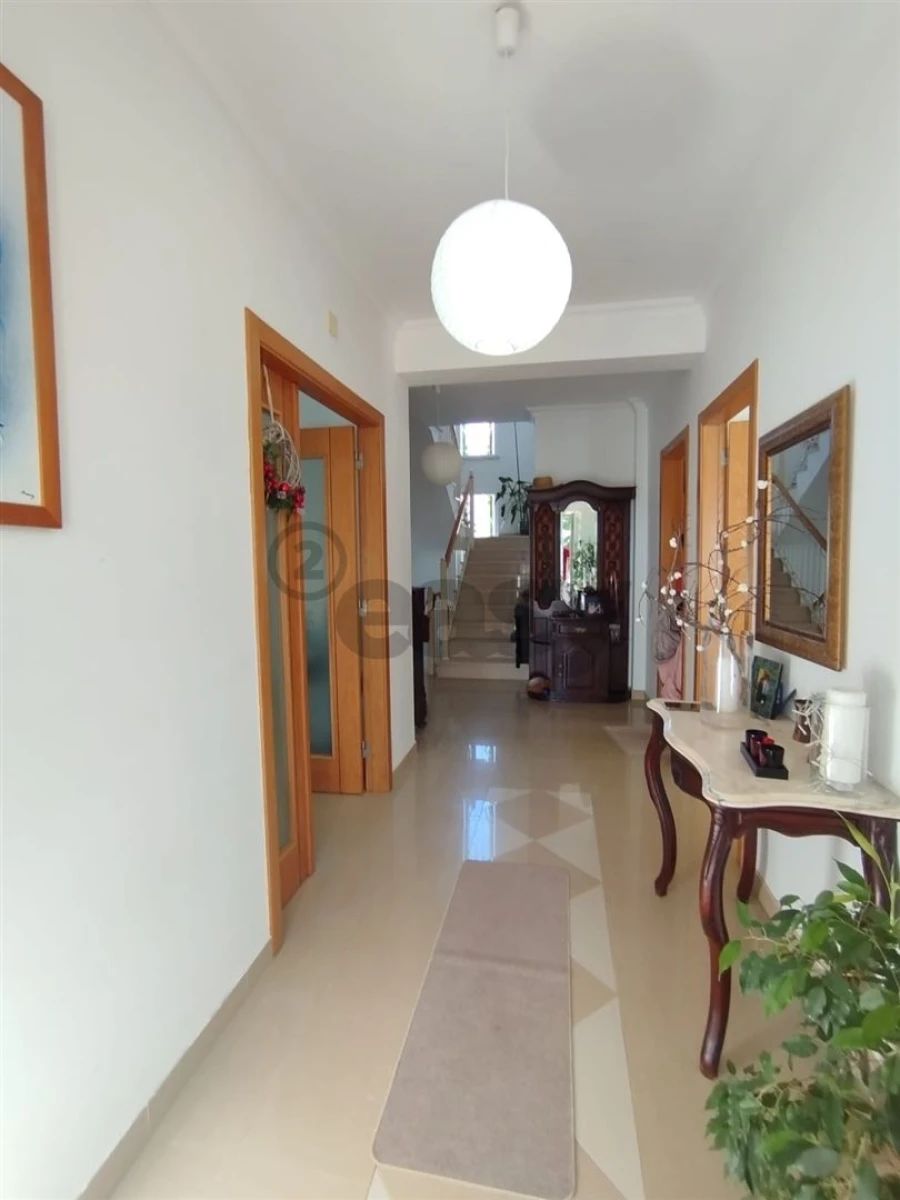 Moradia T4 para Venda em São João Baptista e Santa Maria dos Olivais Foto 10