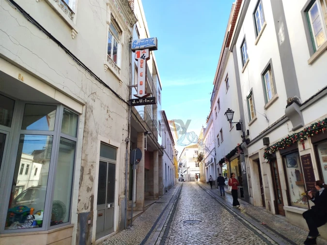 Loja para Arrendamento em Santa Maria, São Pedro e Matacães Foto 4