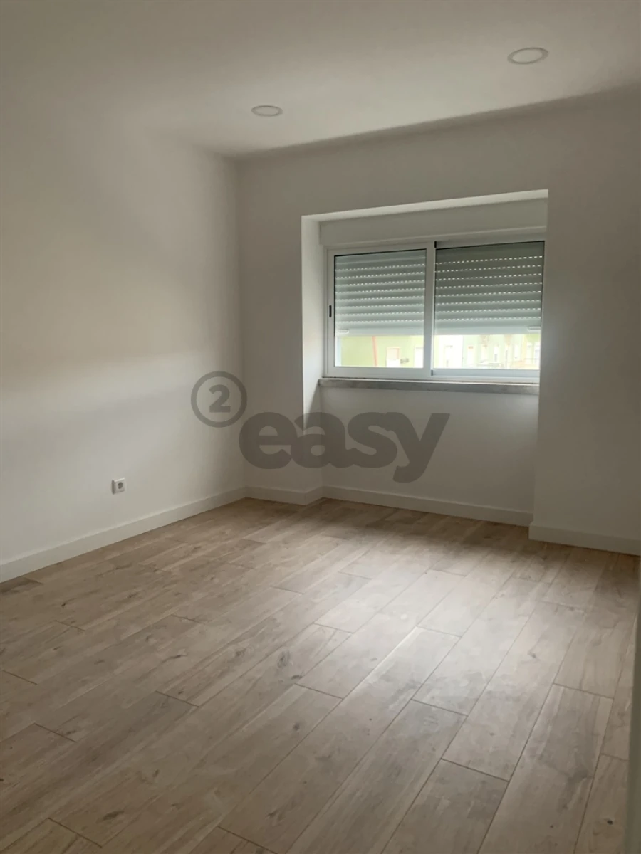 Apartamento T3 para Venda em Falagueira-Venda Nova Foto 7