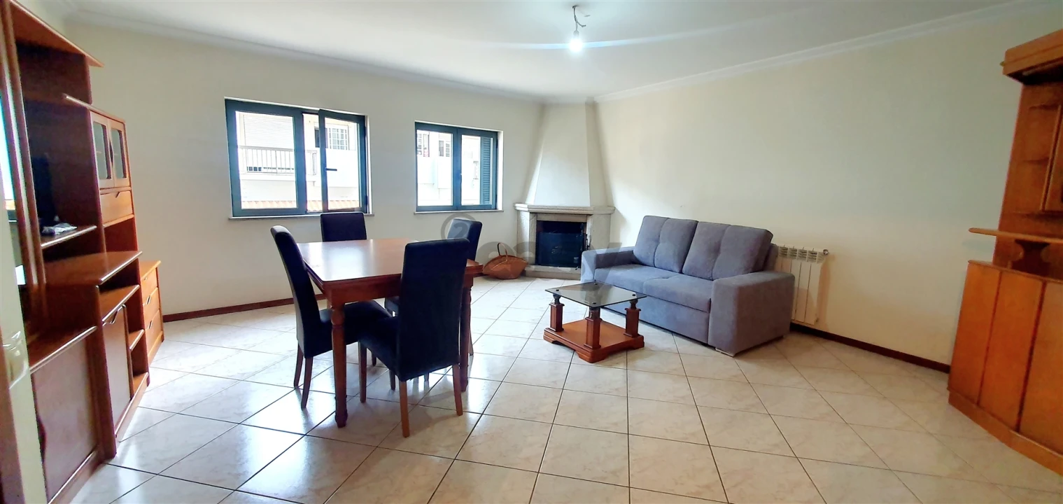 Apartamento T3 para Arrendamento em Lamego (Almacave e Sé) Foto 8