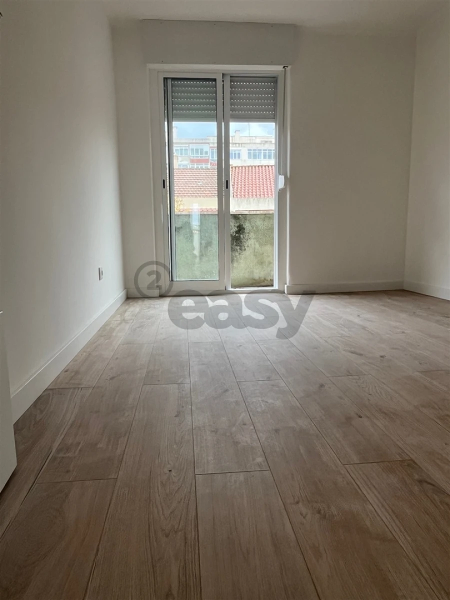 Apartamento T4 para Venda em Águas Livres Foto 19