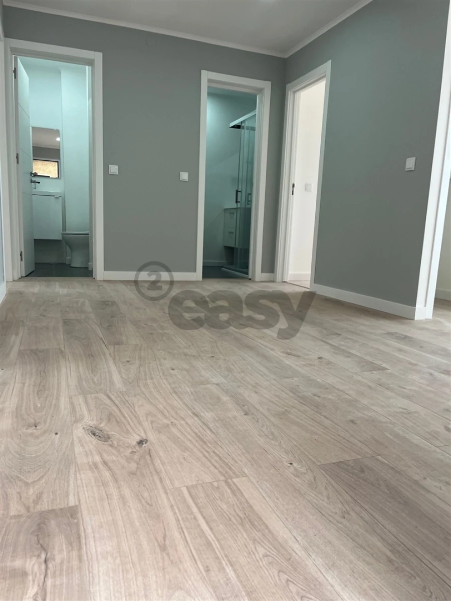 Apartamento T4 para Venda em Águas Livres Foto 11