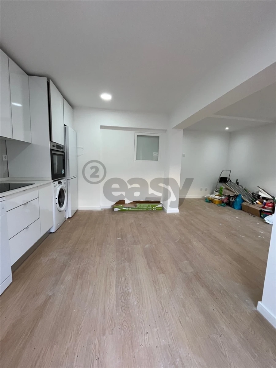 Apartamento T2 para Venda em Venteira Foto 2