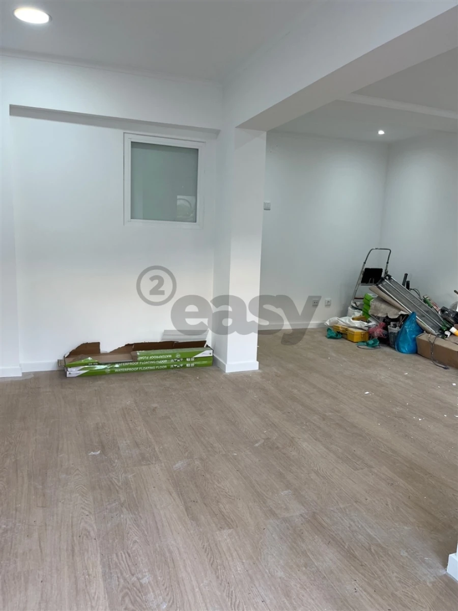 Apartamento T2 para Venda em Venteira Foto 3